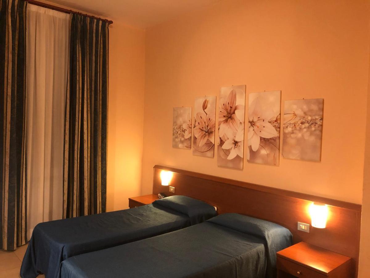 Hotel Paradiso Милан Экстерьер фото