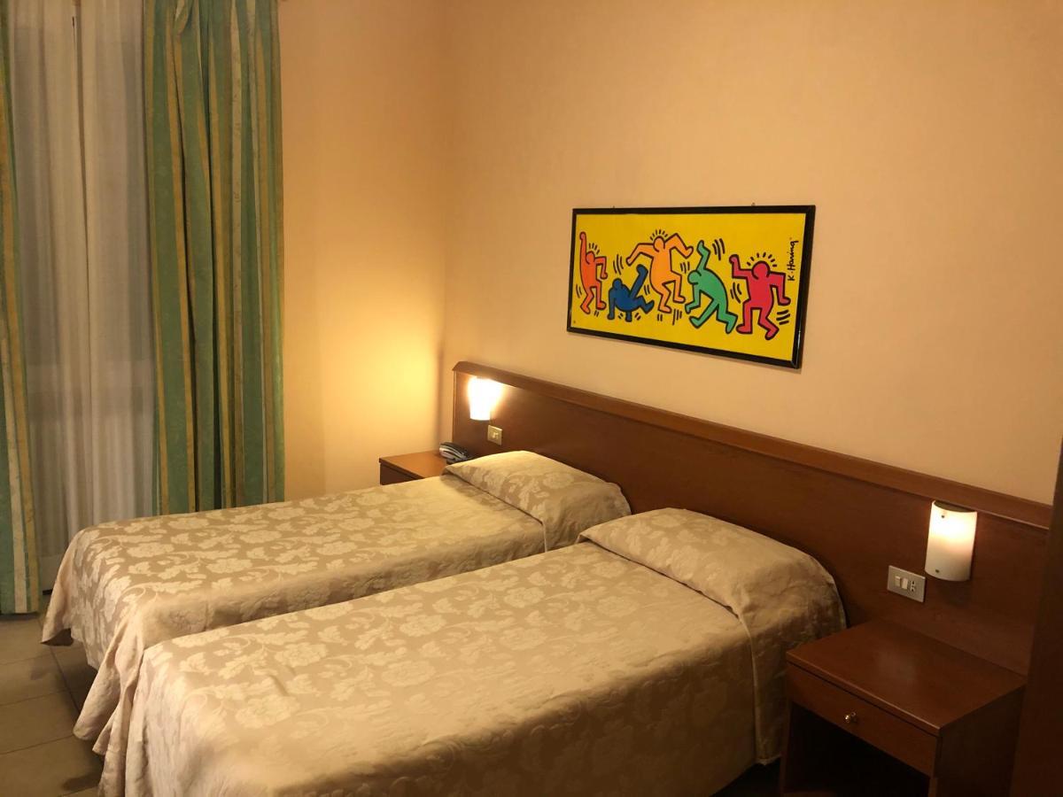 Hotel Paradiso Милан Экстерьер фото